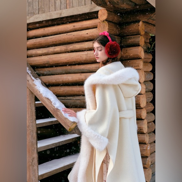 *NWT* LACEMADE Snow Fox Fantasy Land Coat in Winter White, Fully Lined, Belt — S - Picture 4 of 10